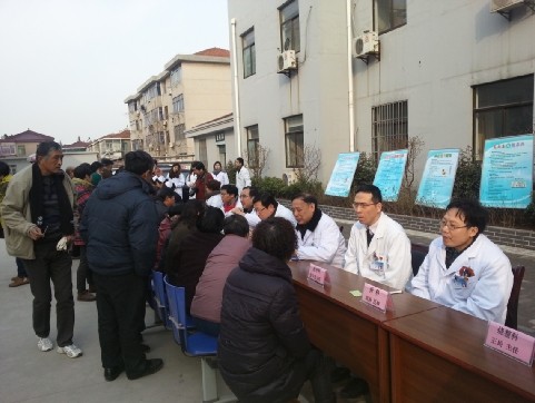 镇江市第一人民医院开展“康复爱心工程”大型义诊活动