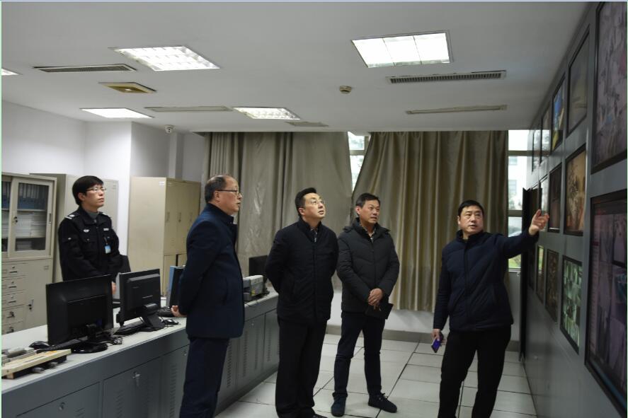市卫健委对我院春节前安全生产工作进行督查