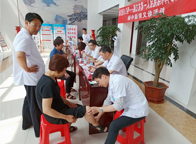 市一院“康复爱心工程”走进扬中新坝