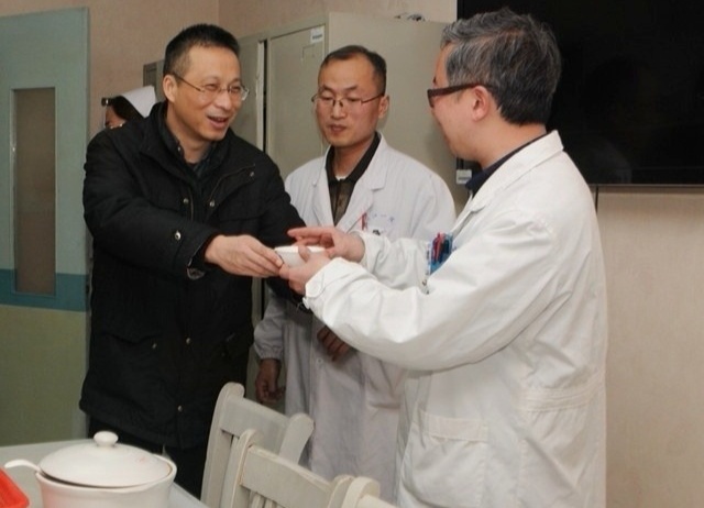 甜甜的元宵，暖暖的医院——市一院领导班子慰问晚夜班医务人员