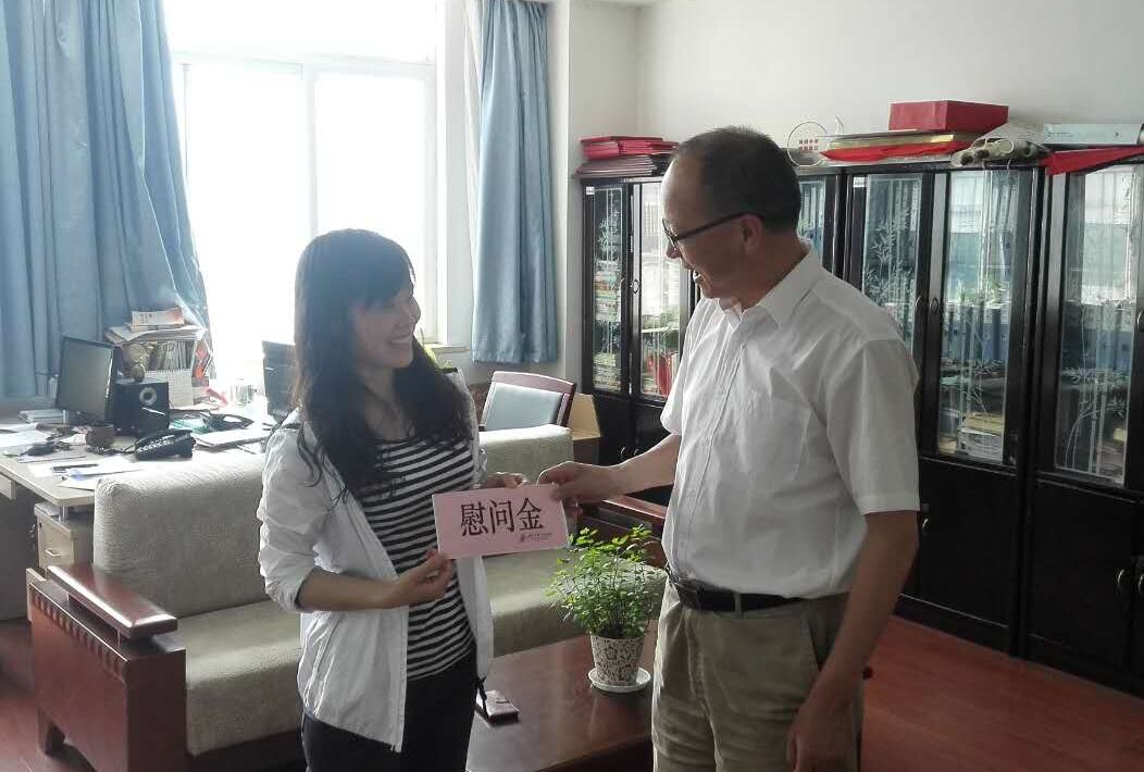 市一院端午节前慰问援疆医生家属