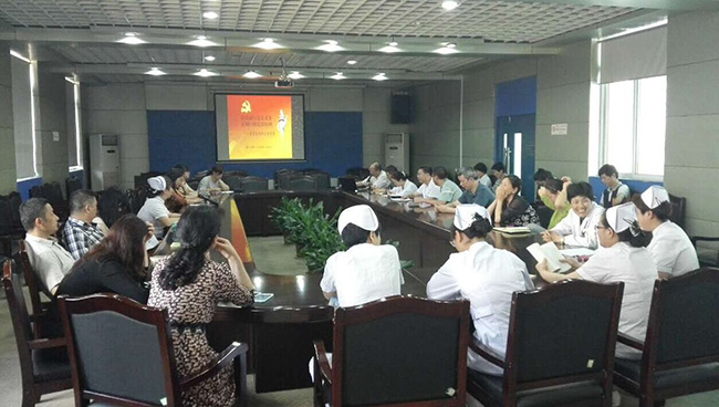 市一院“两学一做”联系点领导为机关全体党员授专题党课